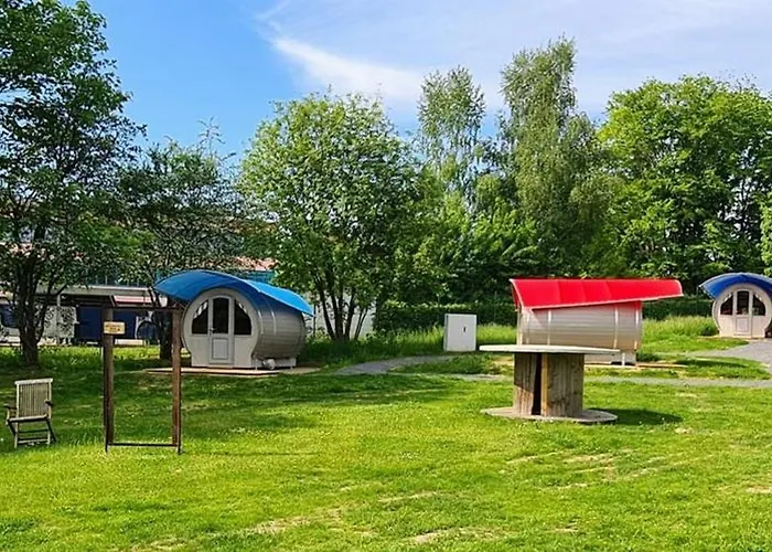 مكان تخييم Schlaffaesser Am Haus Der Schmetterlinge أوسلار
