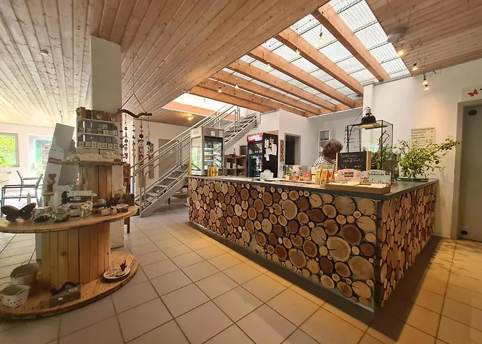 مكان تخييم Schlaffaesser Am Haus Der Schmetterlinge أوسلار