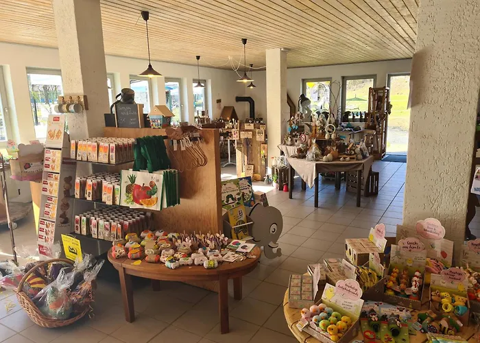 Schlaffaesser Am Haus Der Schmetterlinge * أوسلار